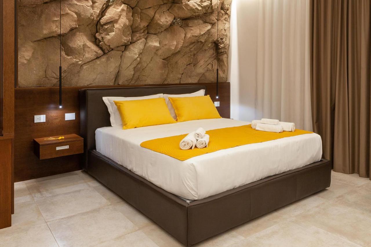 Palazzo Ferrucci Luxury Suites Cagliari Exterior photo